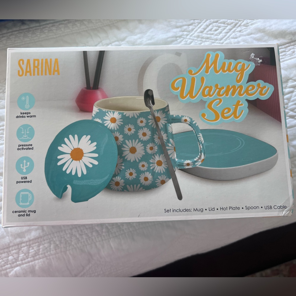 Sarina Blue Daisy Mug Warmer Set- BRAND NEW NEVER OPENED